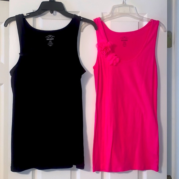 Set of 2 Old Navy Tank Tops - Picture 1 of 1